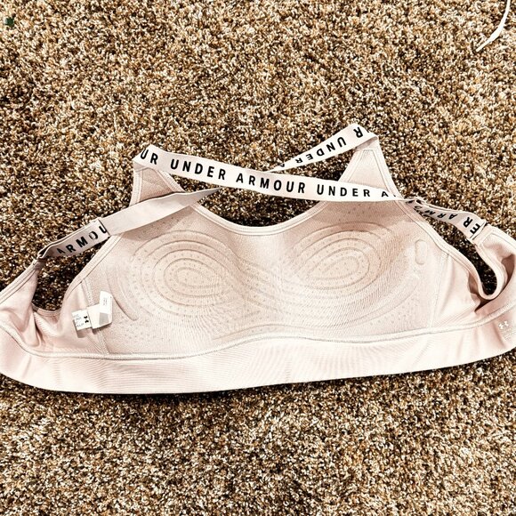 Under Armour Infinity mid covered sports bra with adjustable wordmark straps - Picture 2 of 3